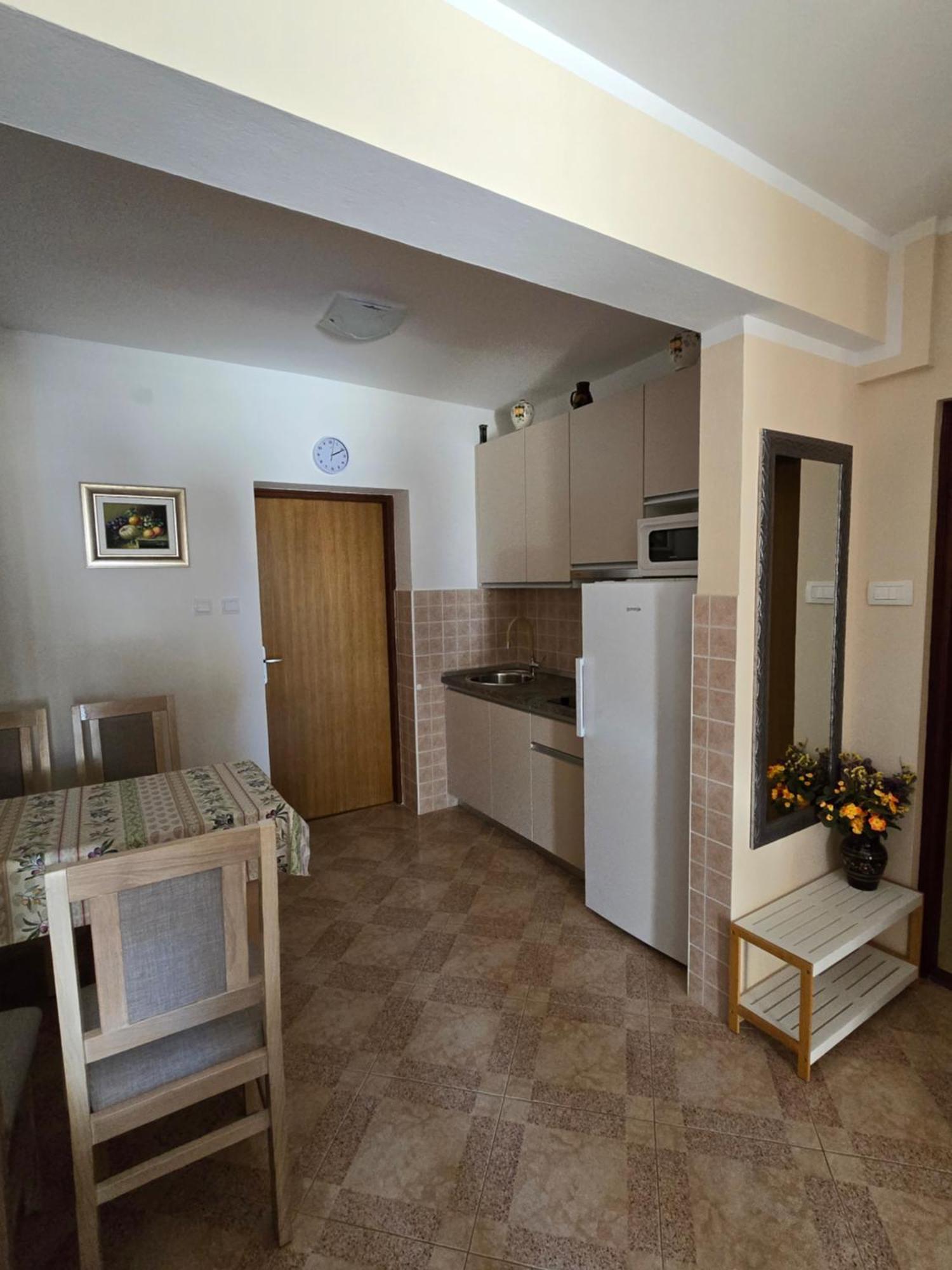 Apartments Nef Pinezići Zewnętrze zdjęcie